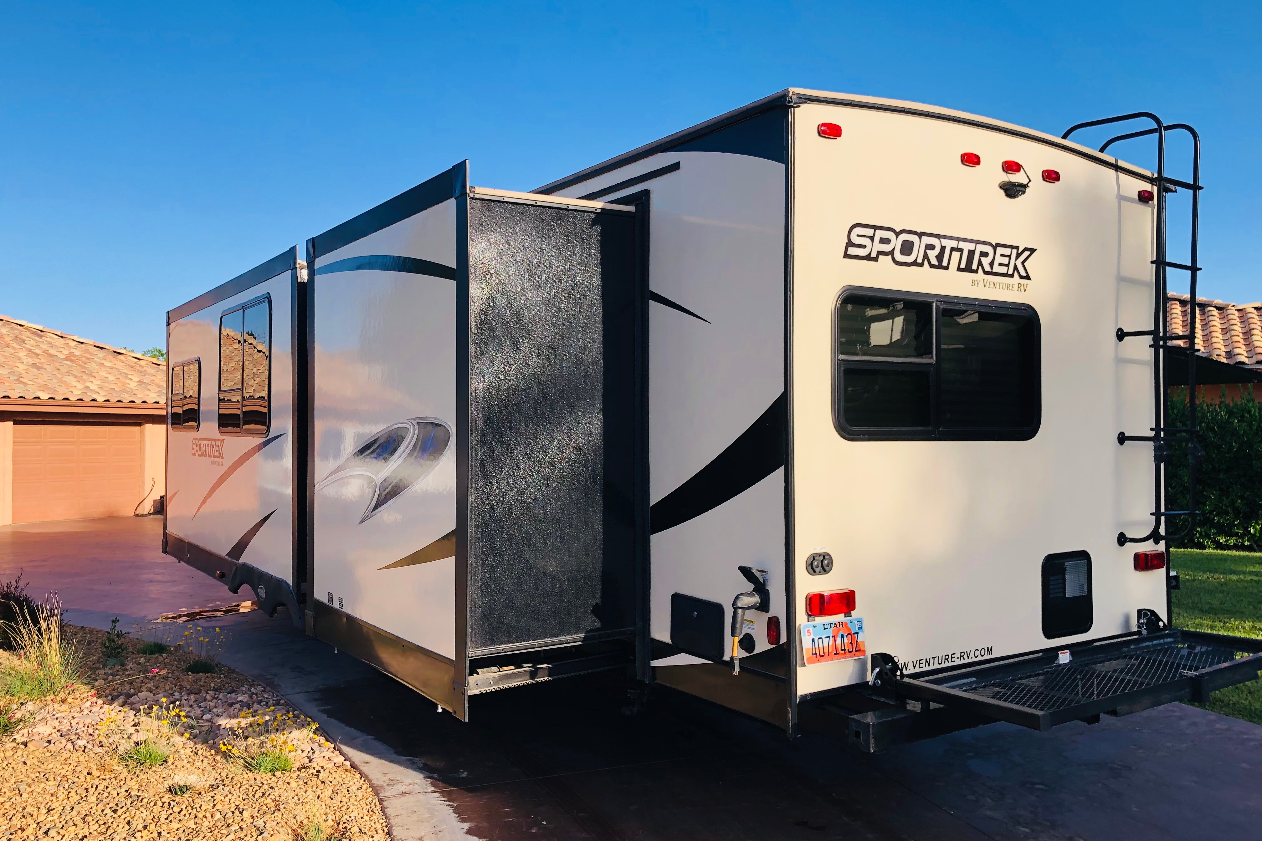 Desert Dwellers Bunkhouse