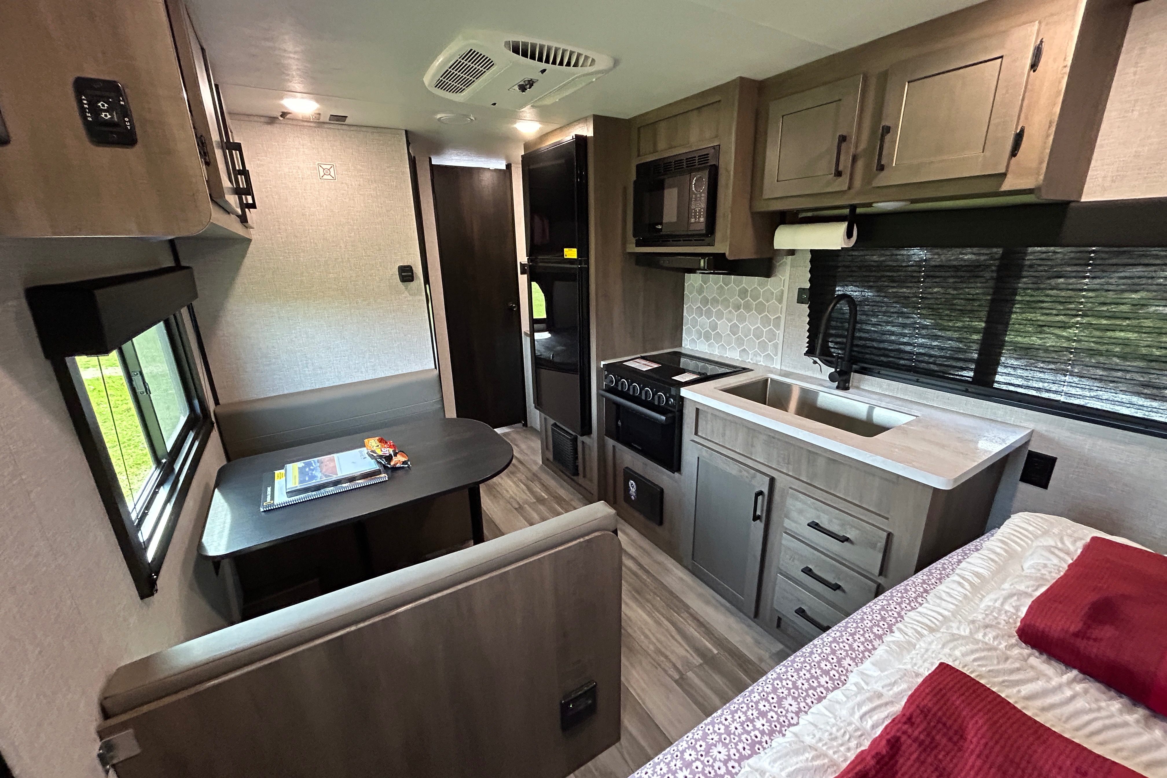 2024 Starcraft 24ft. Trailer- with free private shuttle - Pebbles