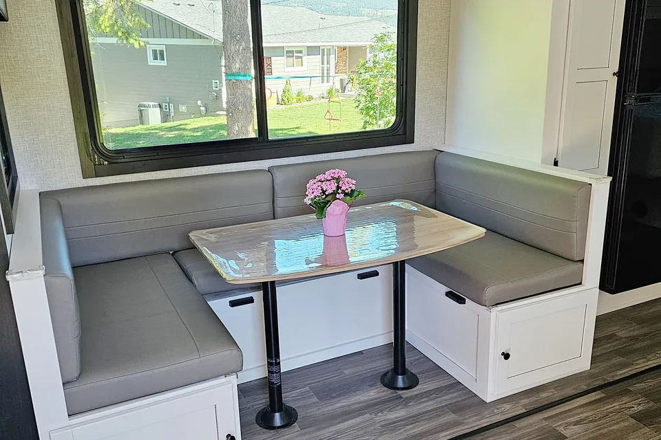 Angies 2024 Range Lite Bunkhouse | Slide-Out | Family-Friendly | Delivery Available