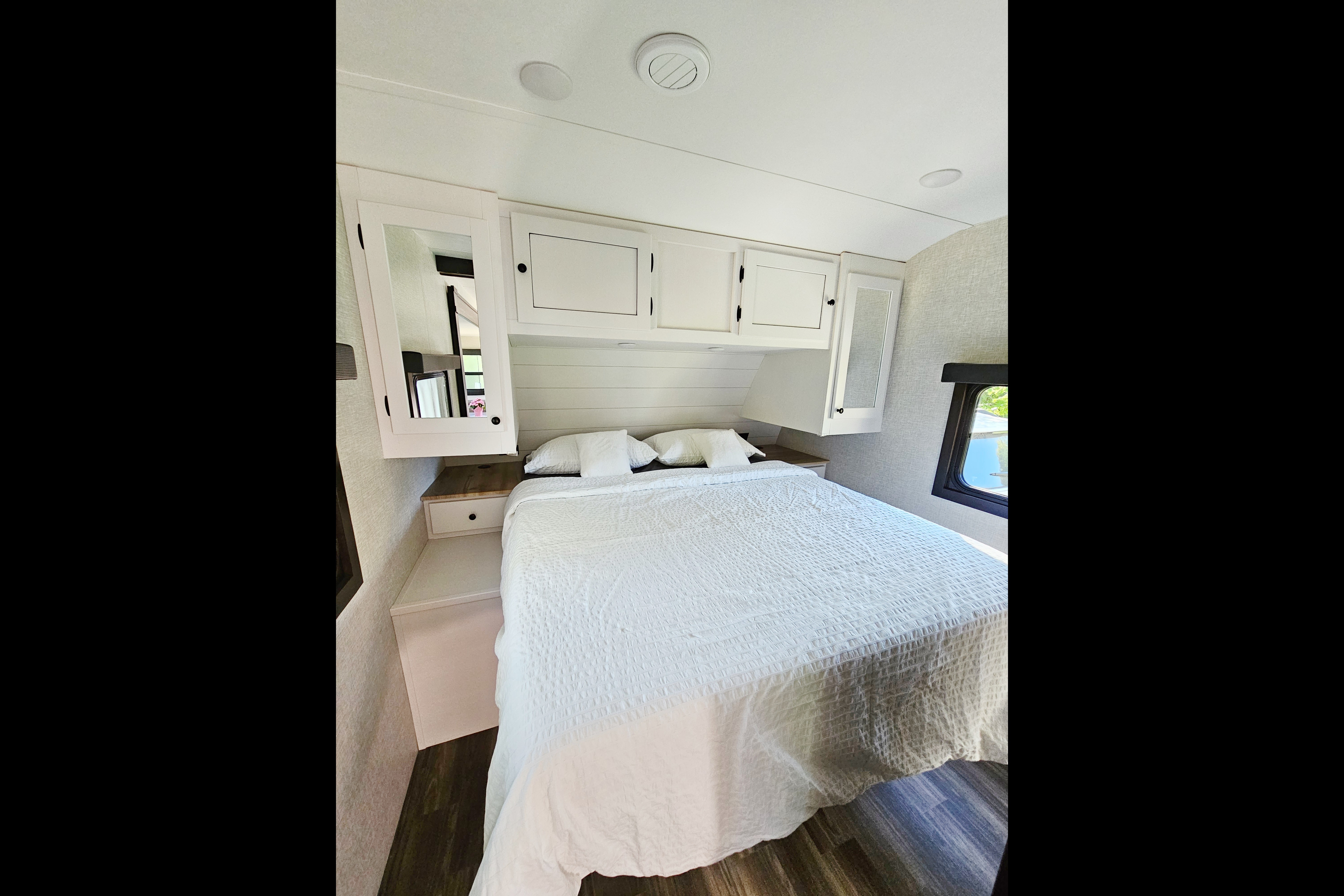 Angies 2024 Range Lite Bunkhouse | Slide-Out | Family-Friendly | Delivery Available