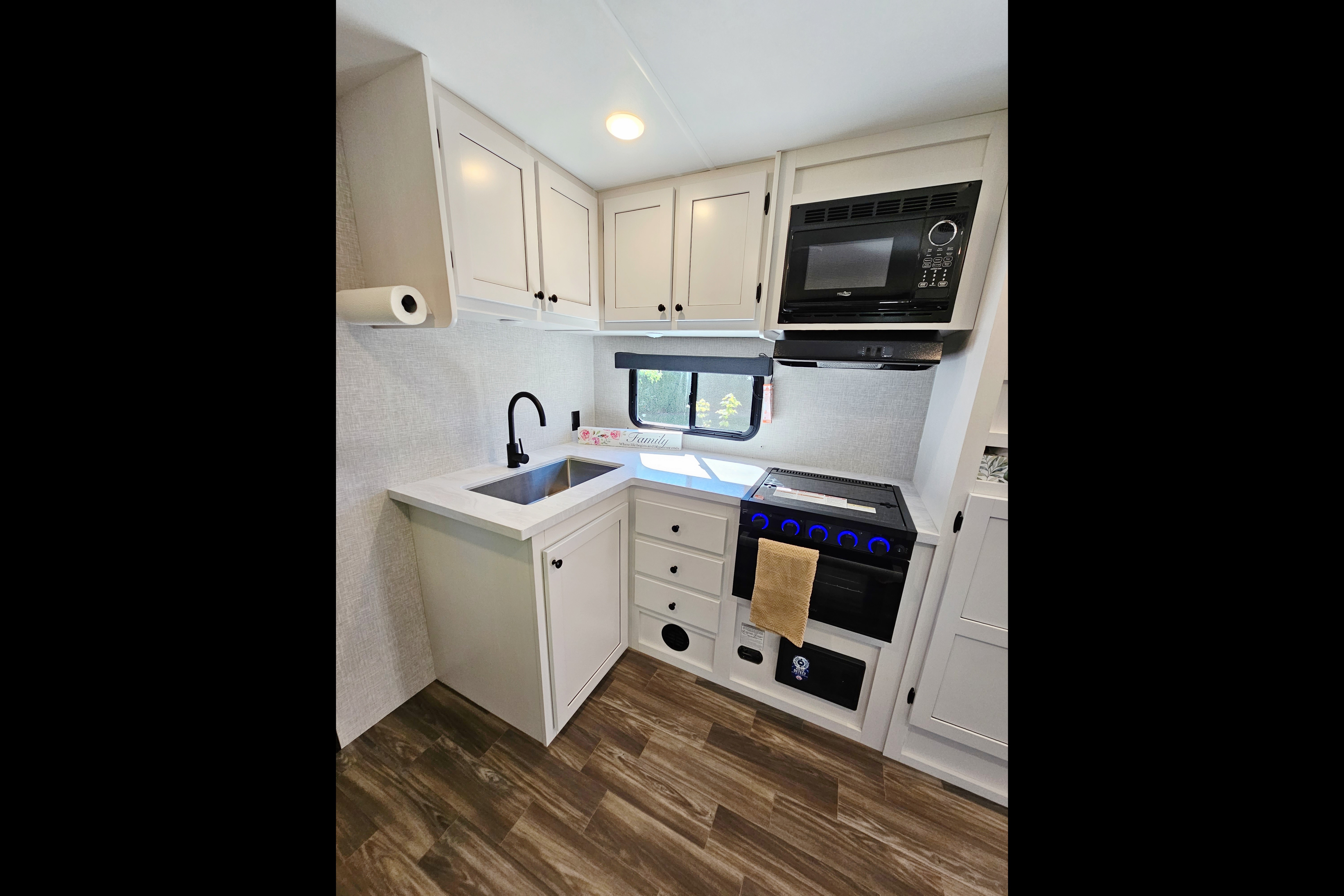 Angies 2024 Range Lite Bunkhouse | Slide-Out | Family-Friendly | Delivery Available