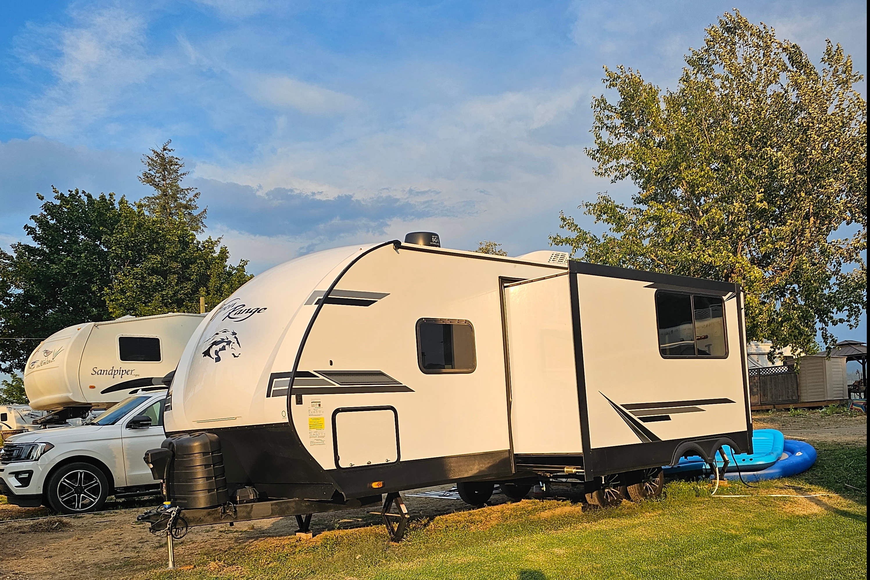 Angies 2024 Range Lite Bunkhouse | Slide-Out | Family-Friendly | Delivery Available