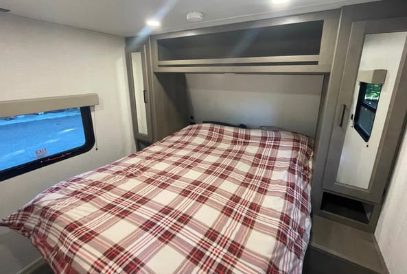 Bently’s (2.0) Grand Design Transcend 26BHX trailer