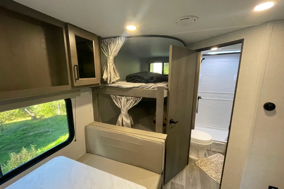 Bowser's Grand Design Transcend 26BHX trailer