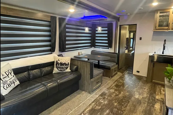 Sleeps 10_Fully Stocked_Golf Cart Rental