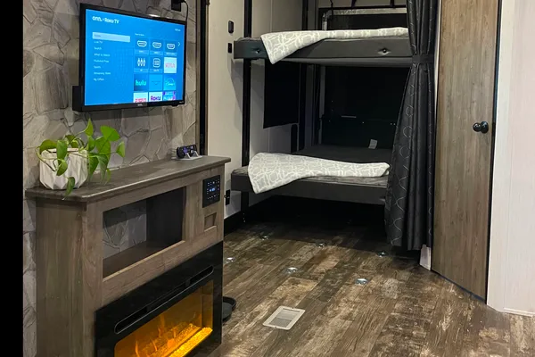 Sleeps 10_Fully Stocked_Golf Cart Rental