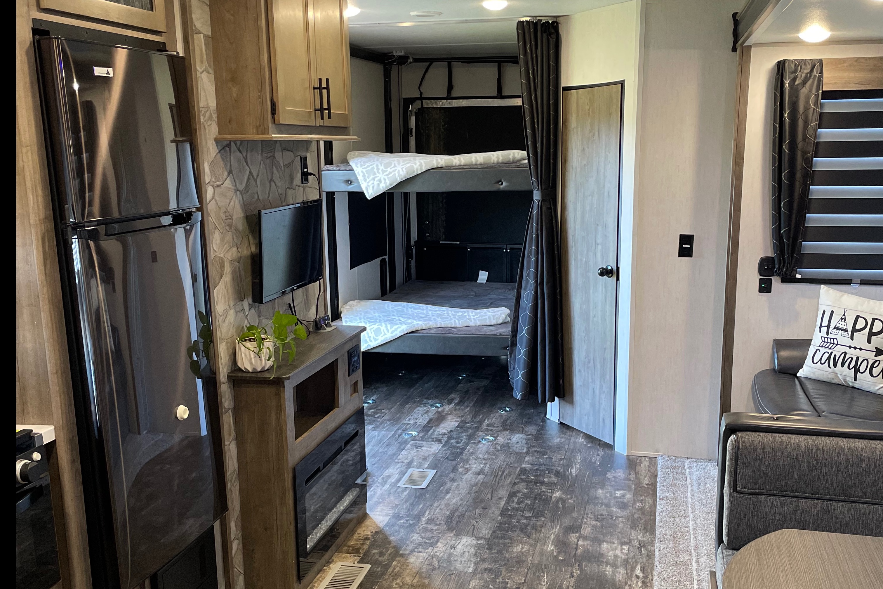 Sleeps 10_Fully Stocked_Golf Cart Rental