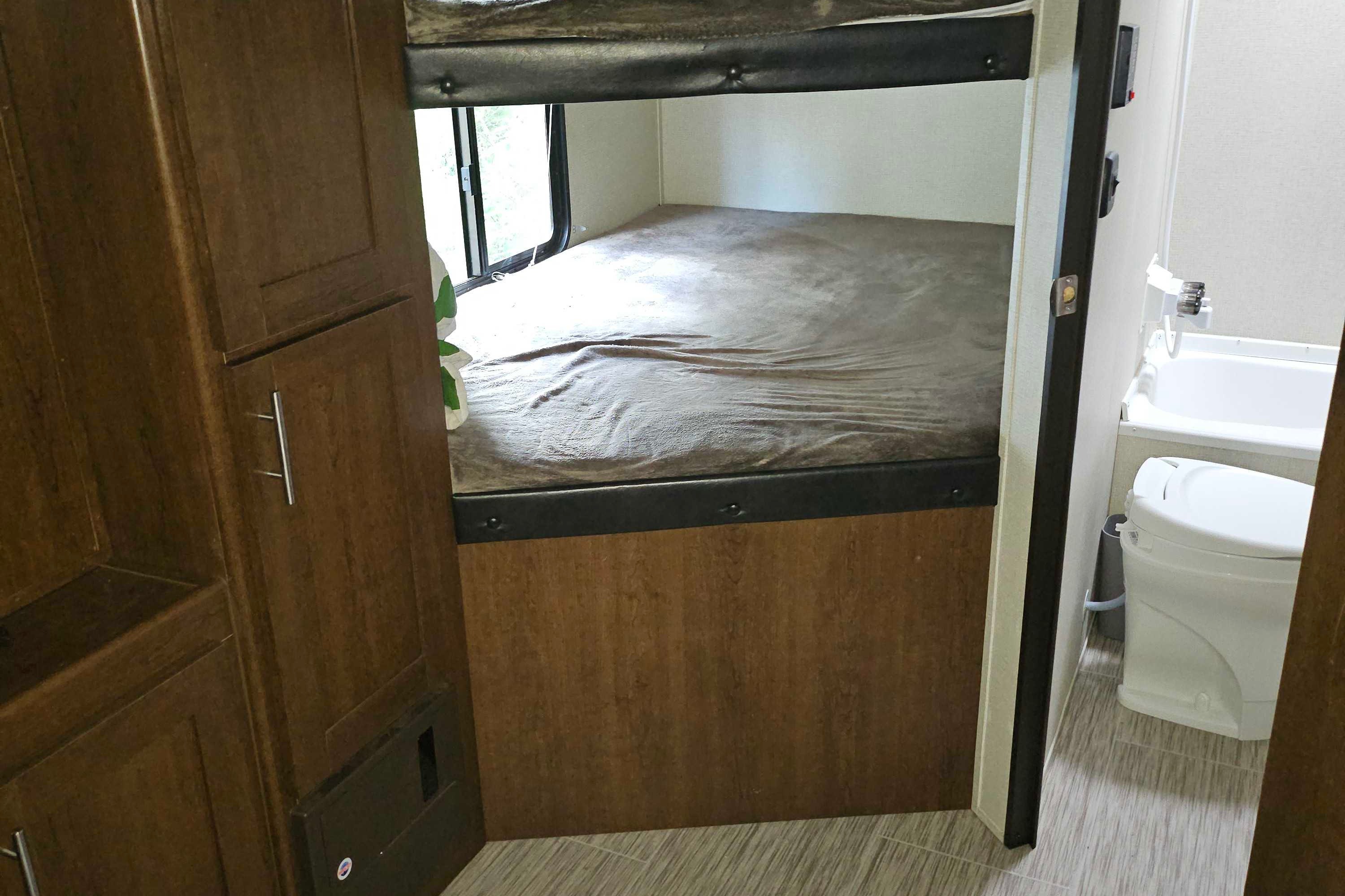 Billy's Foretravel Avenger Travel Trailer