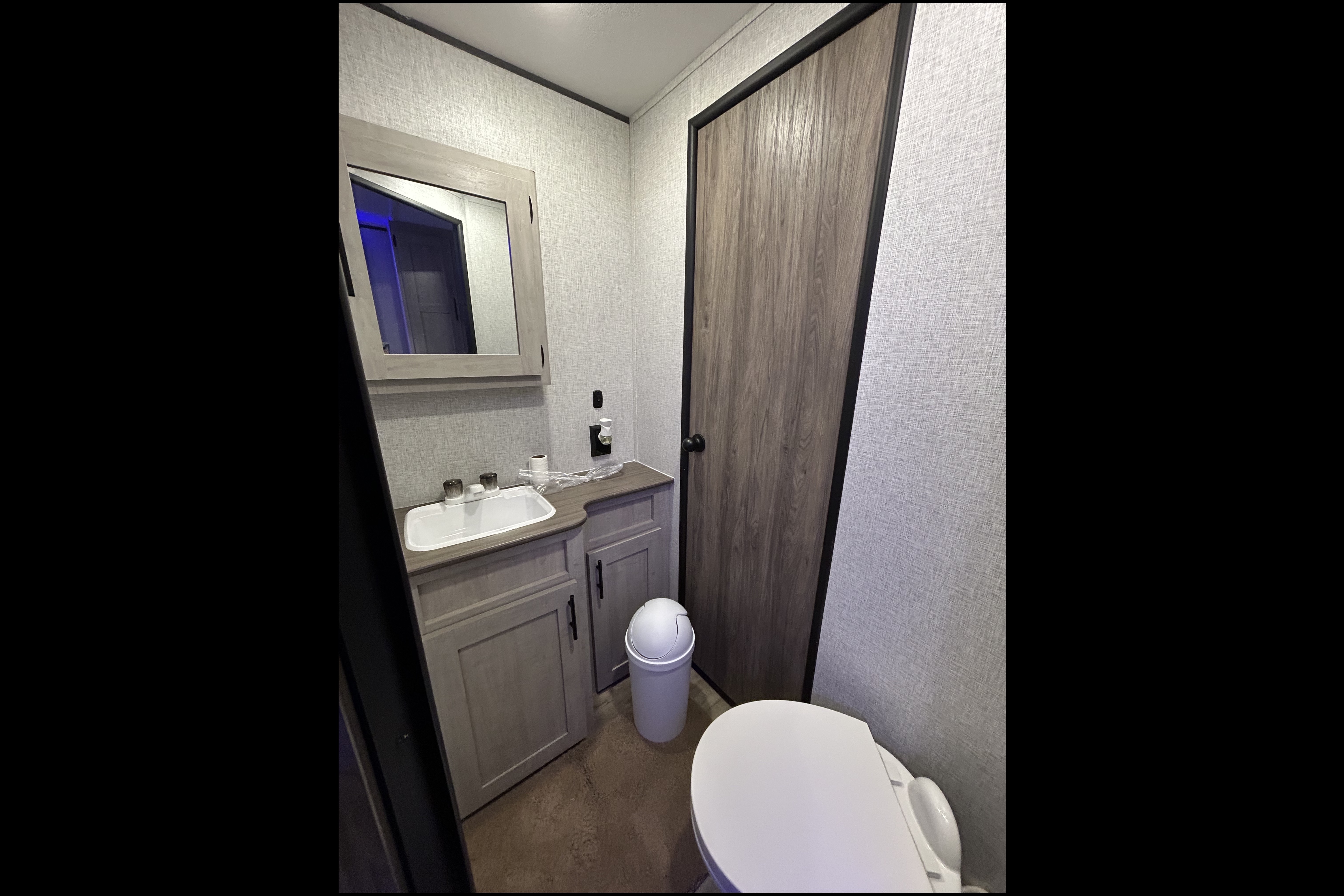 Maricela's Crossroads Zinger 320FB Travel Trailer