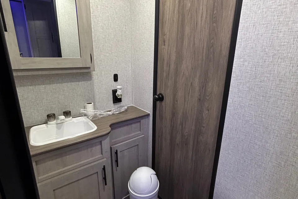 Maricela's Crossroads Zinger 320FB Travel Trailer