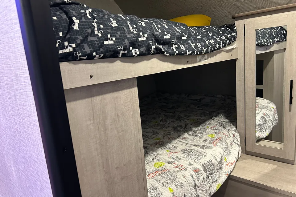 Maricela's Crossroads Zinger 320FB Travel Trailer
