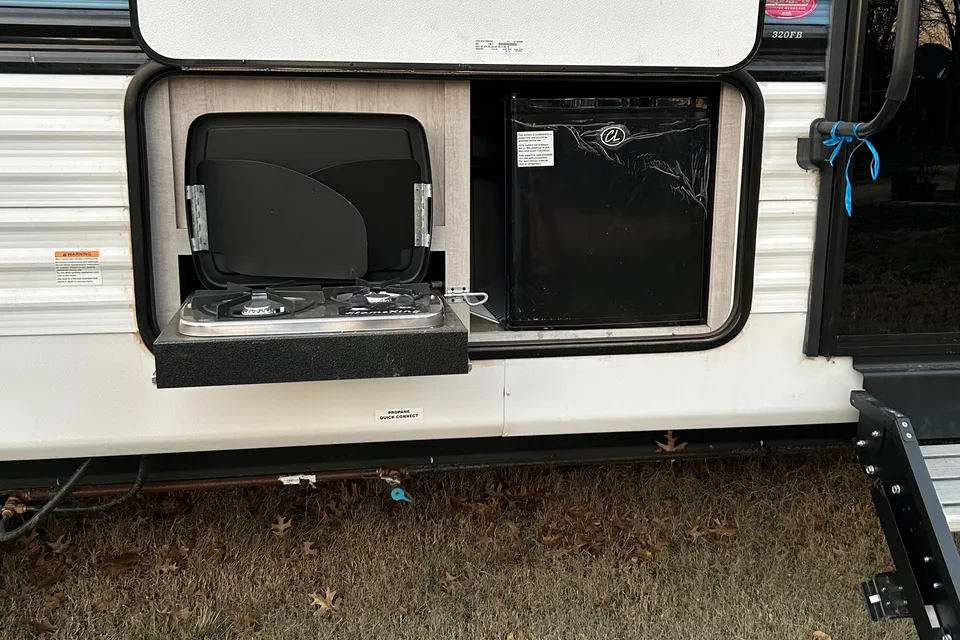 Maricela's Crossroads Zinger 320FB Travel Trailer