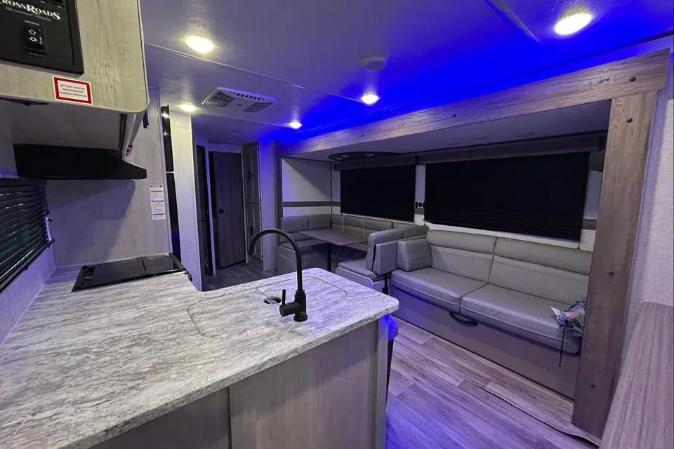 Maricela's Crossroads Zinger 320FB Travel Trailer