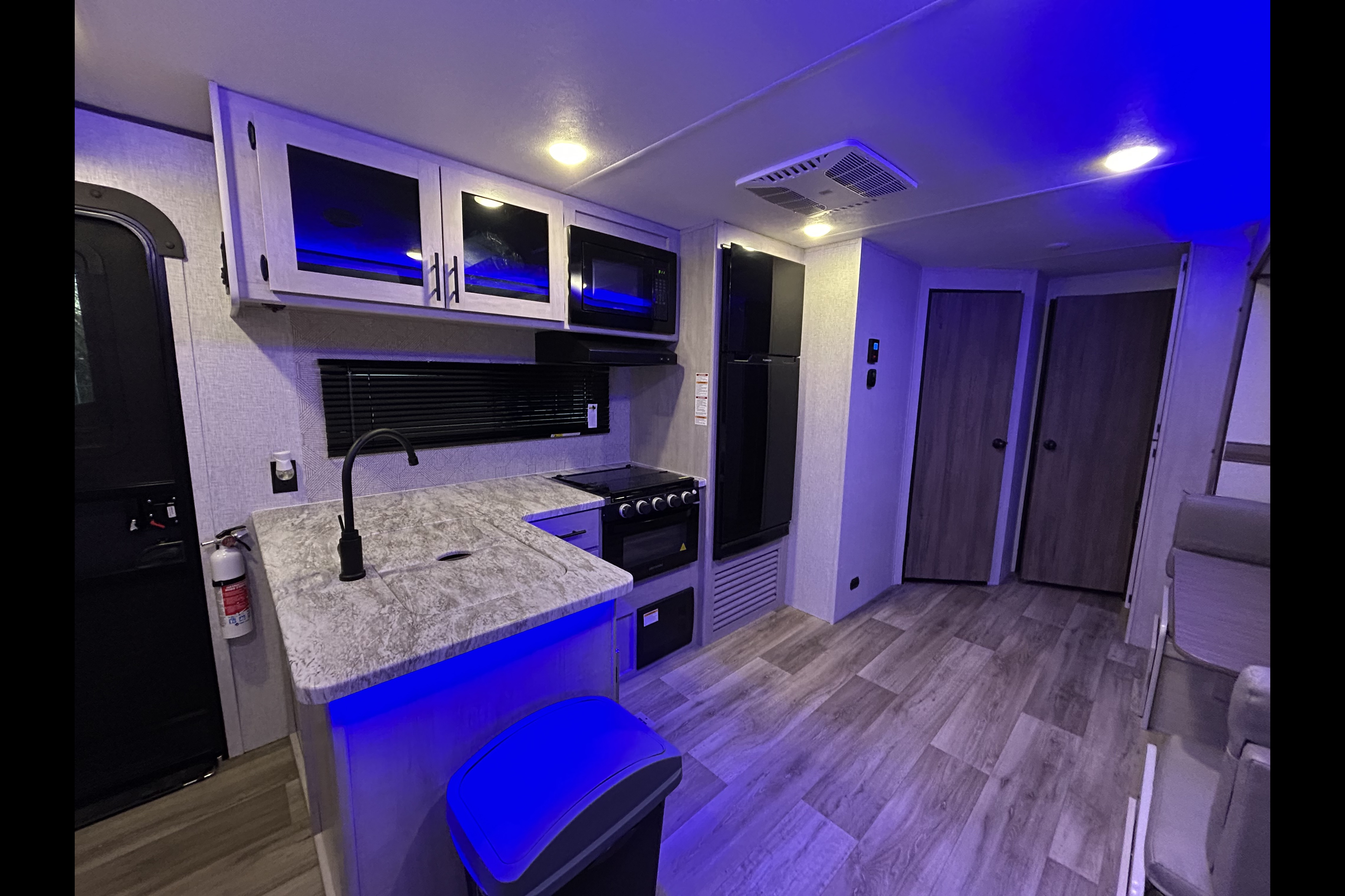 Maricela's Crossroads Zinger 320FB Travel Trailer