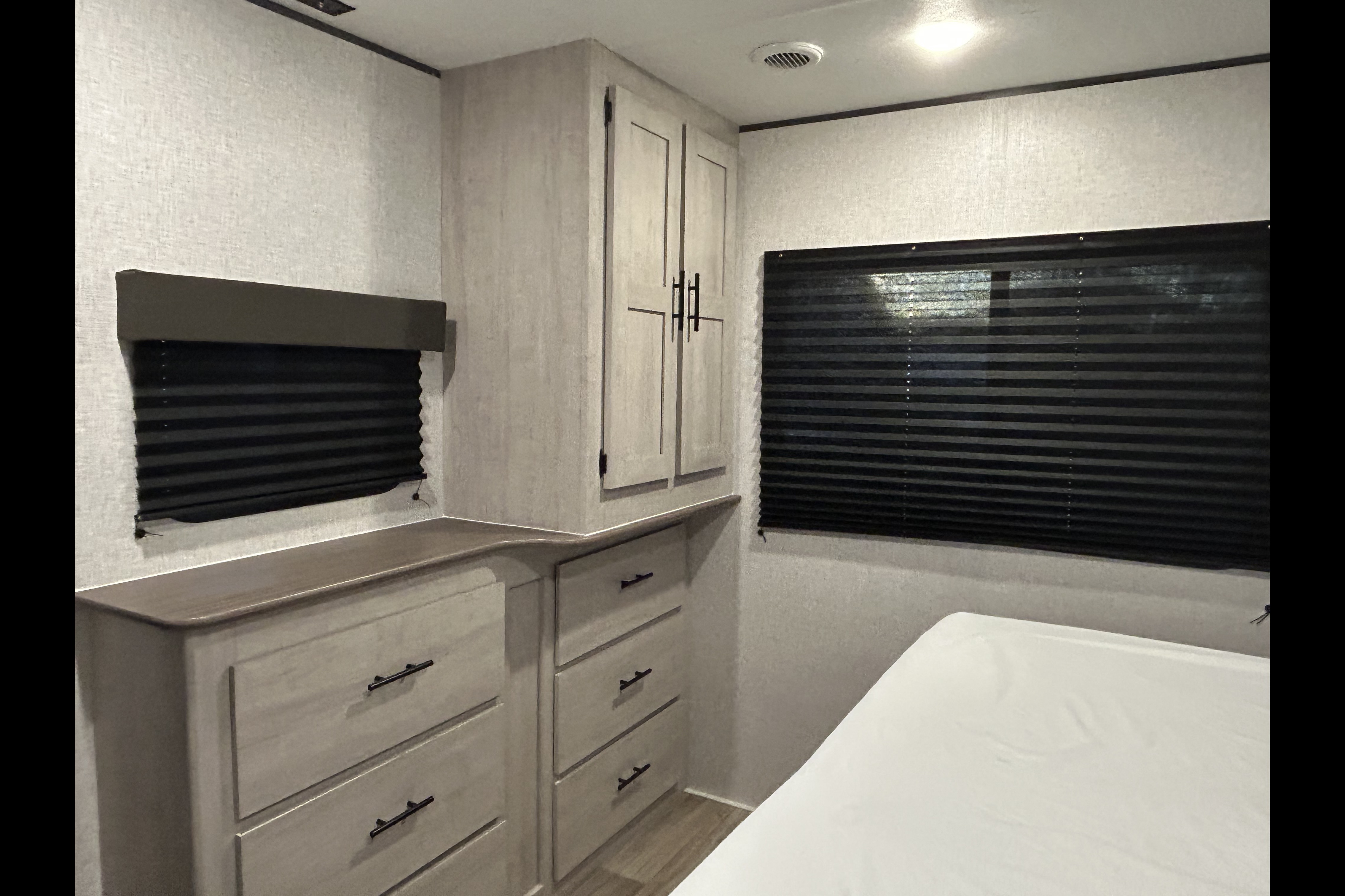 Maricela's Crossroads Zinger 320FB Travel Trailer