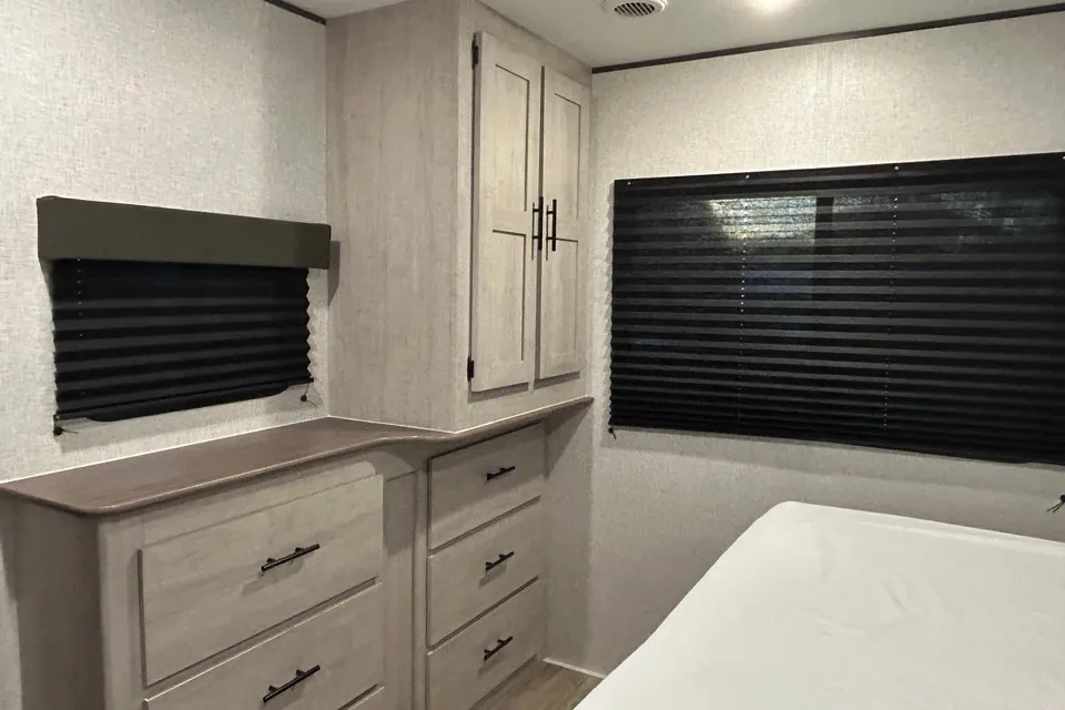 Maricela's Crossroads Zinger 320FB Travel Trailer
