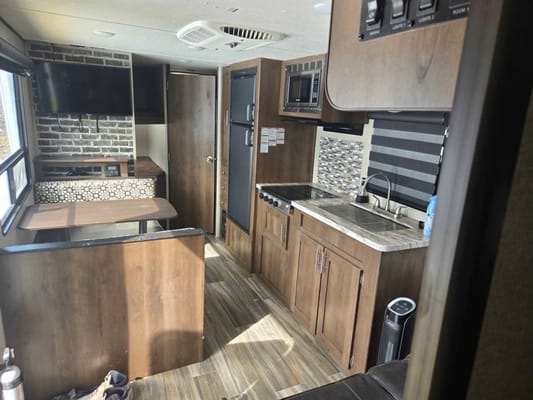 2-Shasta Travel Trailer / Camper / RV Rental