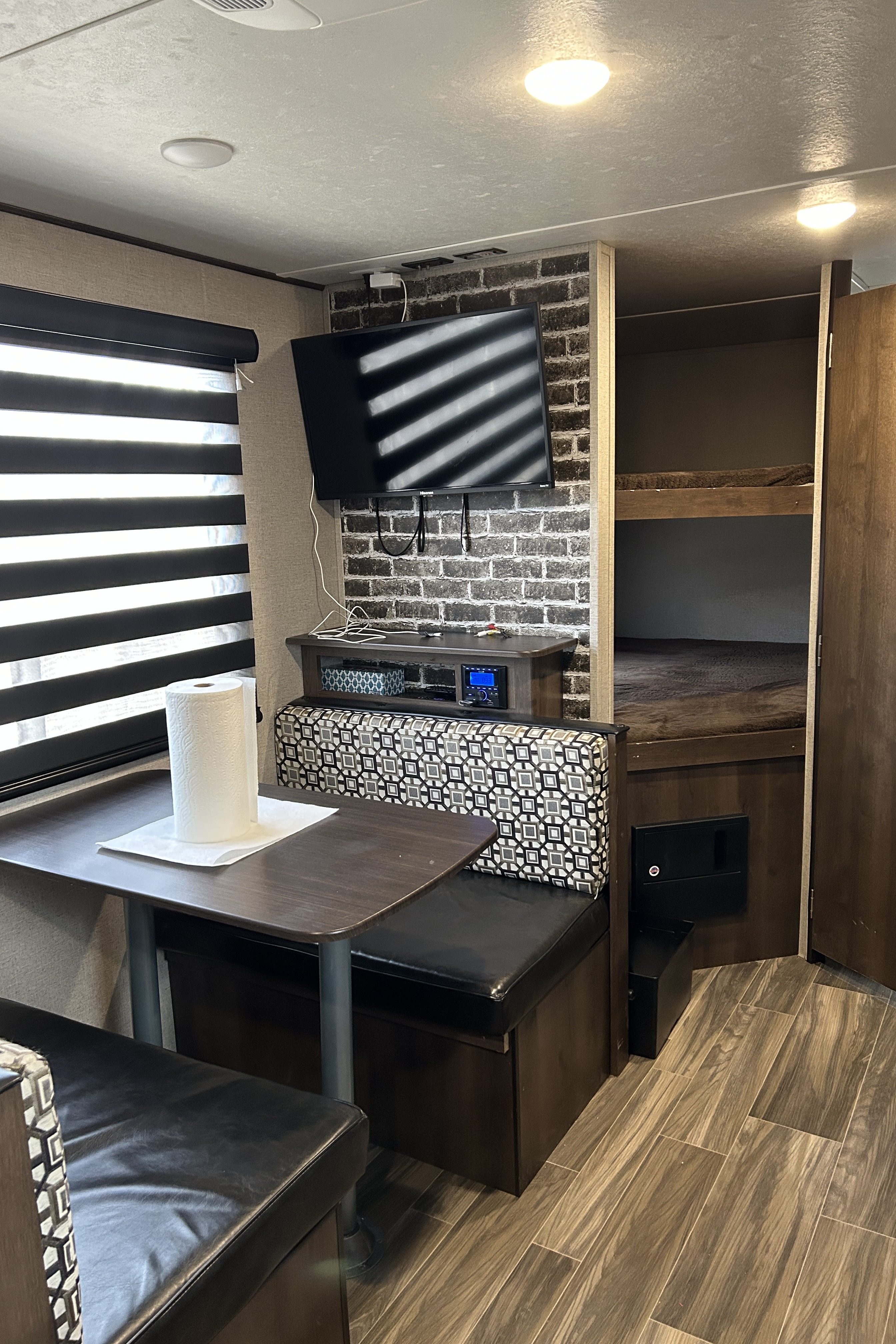 2-Shasta Travel Trailer / Camper / RV Rental