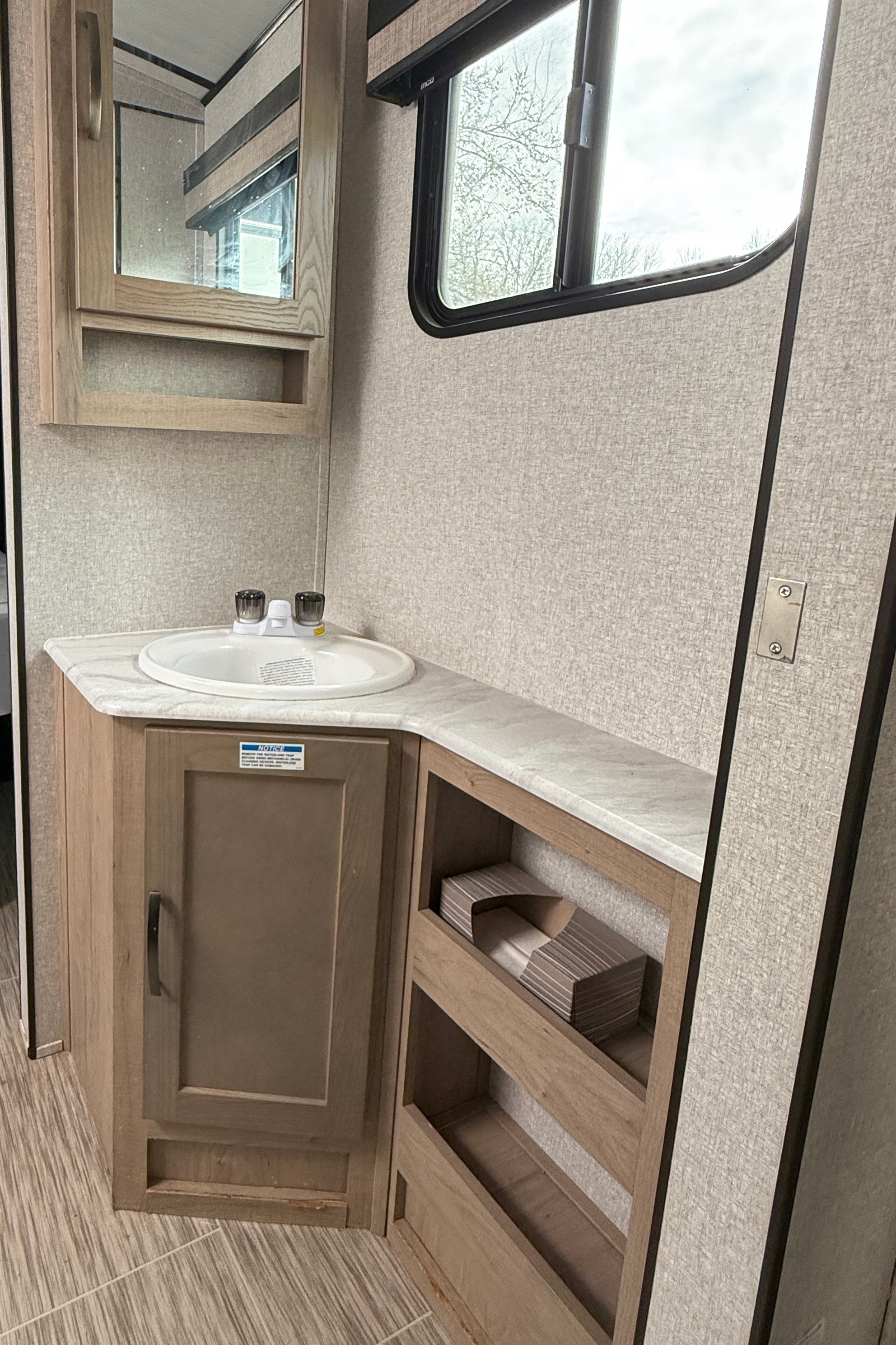 Russ's Forest River SVT272FLS Travel Trailer