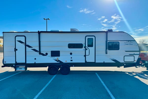 Ricardo's Pet Friendly, 27' Della Terra Travel Trailer