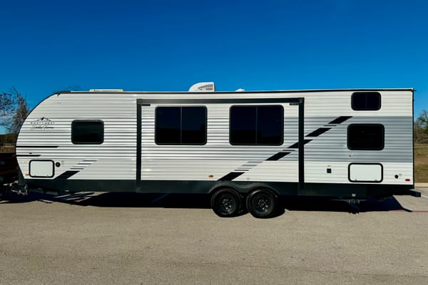 Ricardo's Pet Friendly, 27' Della Terra Travel Trailer