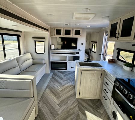 Ricardo's Pet Friendly, 27' Della Terra Travel Trailer