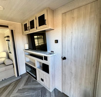 Ricardo's Pet Friendly, 27' Della Terra Travel Trailer