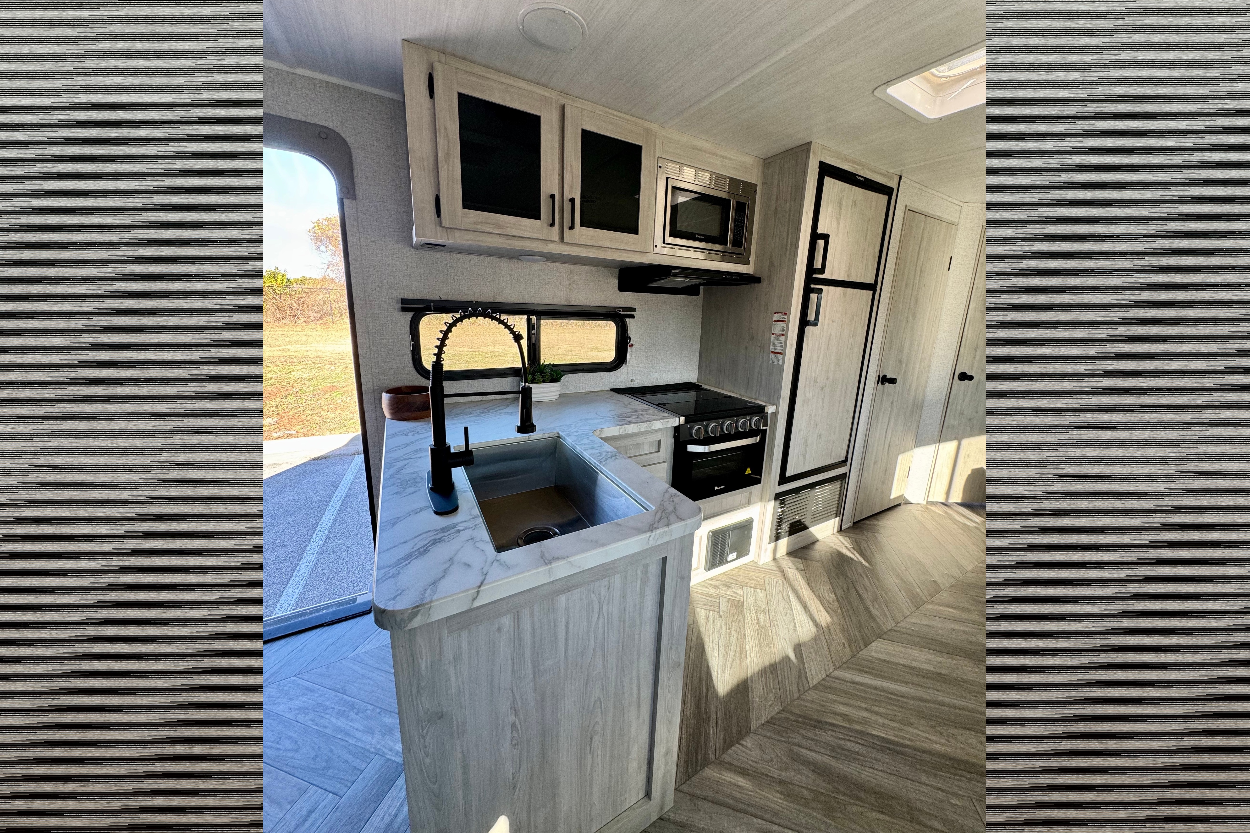 Ricardo's Pet Friendly, 27' Della Terra Travel Trailer