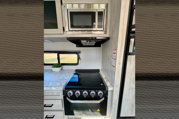 Ricardo's Pet Friendly, 27' Della Terra Travel Trailer