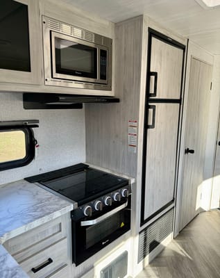 Ricardo's Pet Friendly, 27' Della Terra Travel Trailer