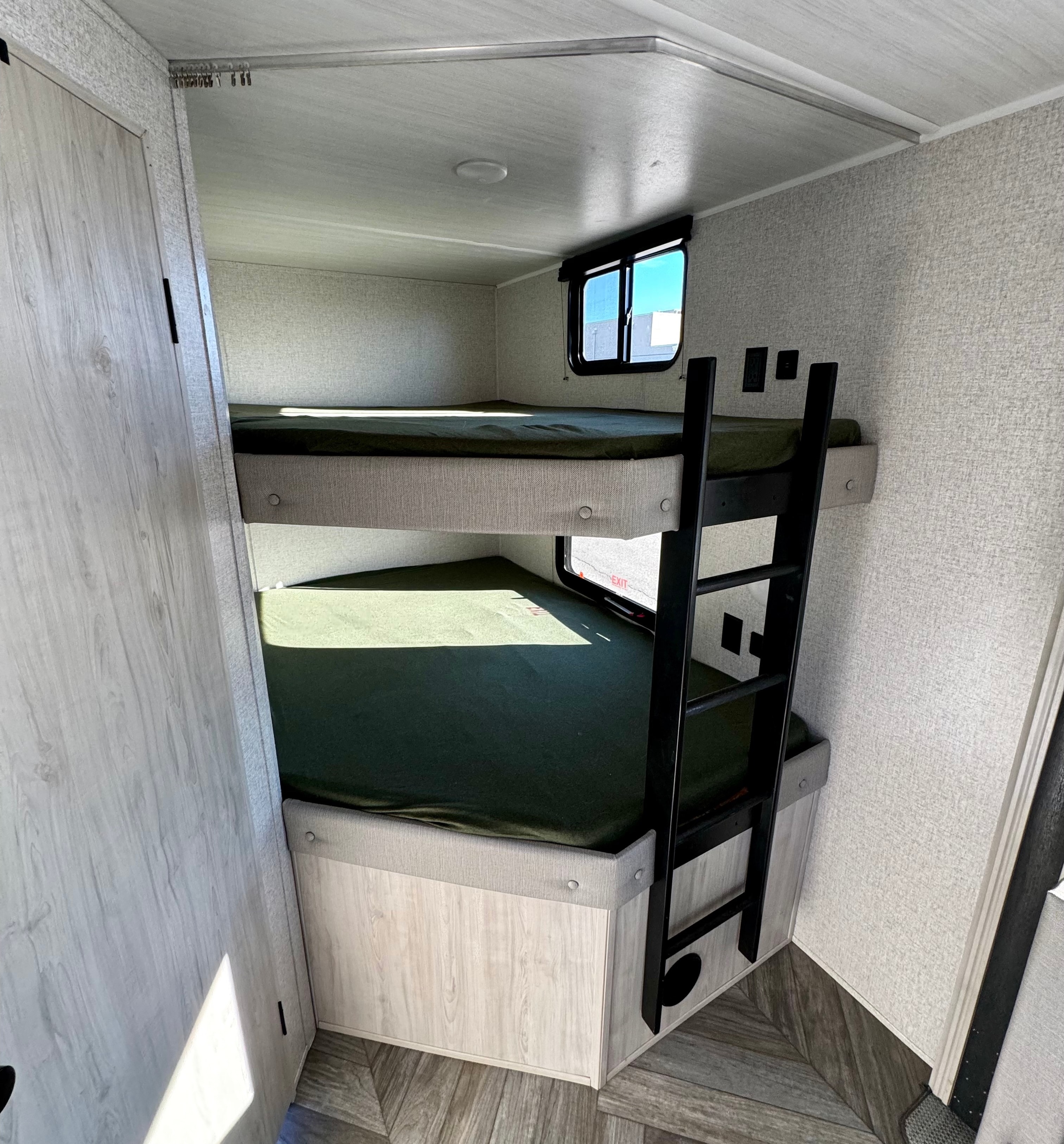 Ricardo's Pet Friendly, 27' Della Terra Travel Trailer