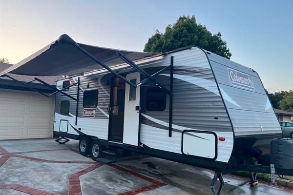Jose's Coleman Lantern 274BHS Travel Trailer
