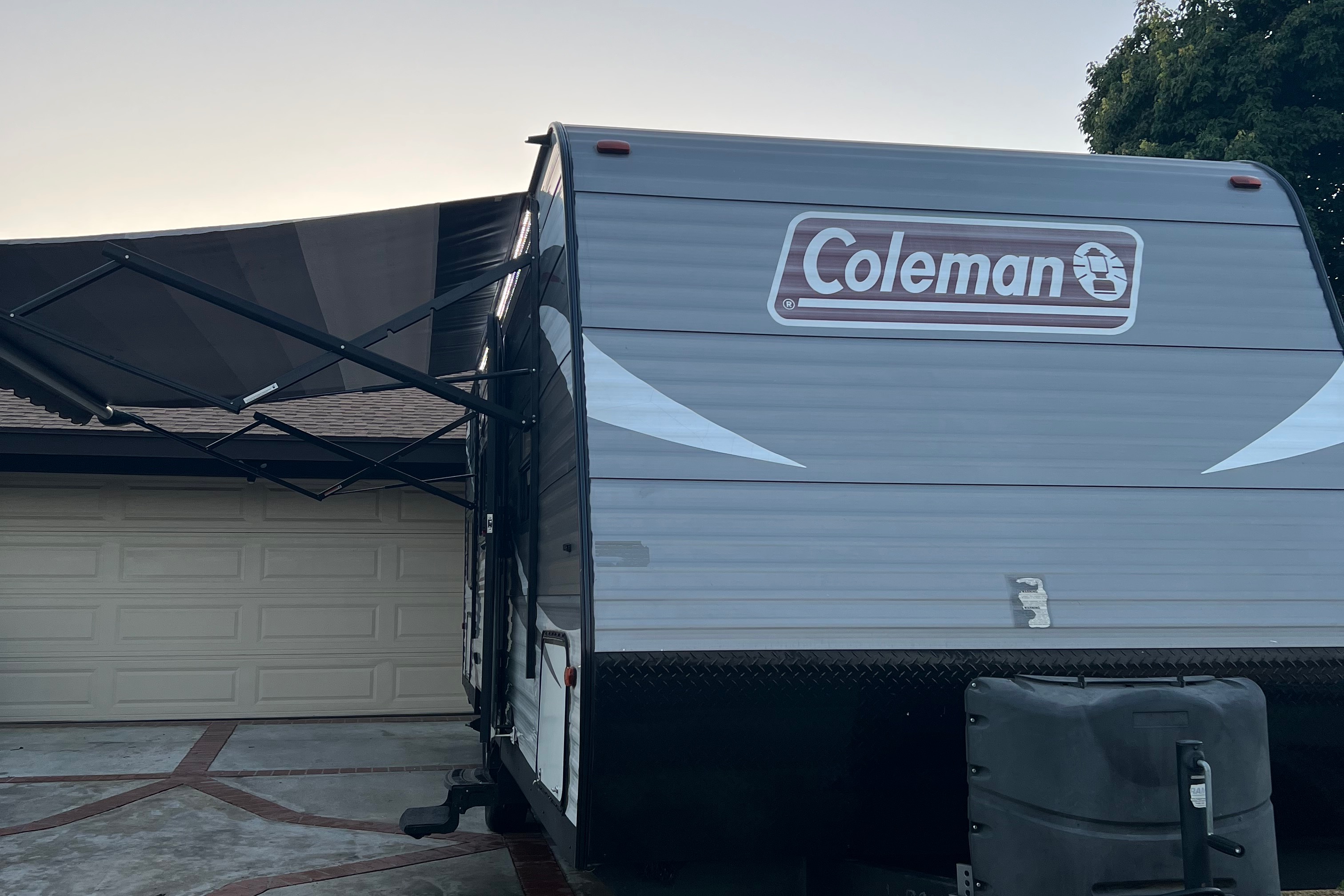 Jose's Coleman Lantern 274BHS Travel Trailer