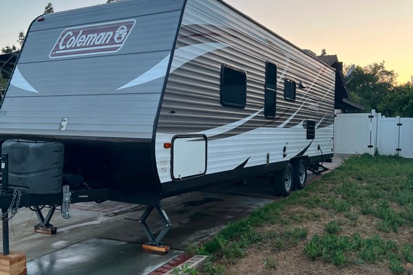 Jose's Coleman Lantern 274BHS Travel Trailer