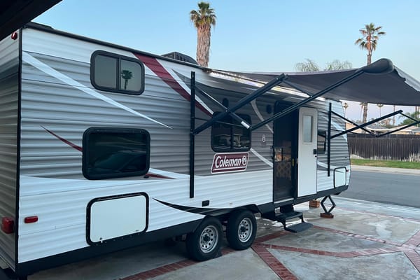 Jose's Coleman Lantern 274BHS Travel Trailer