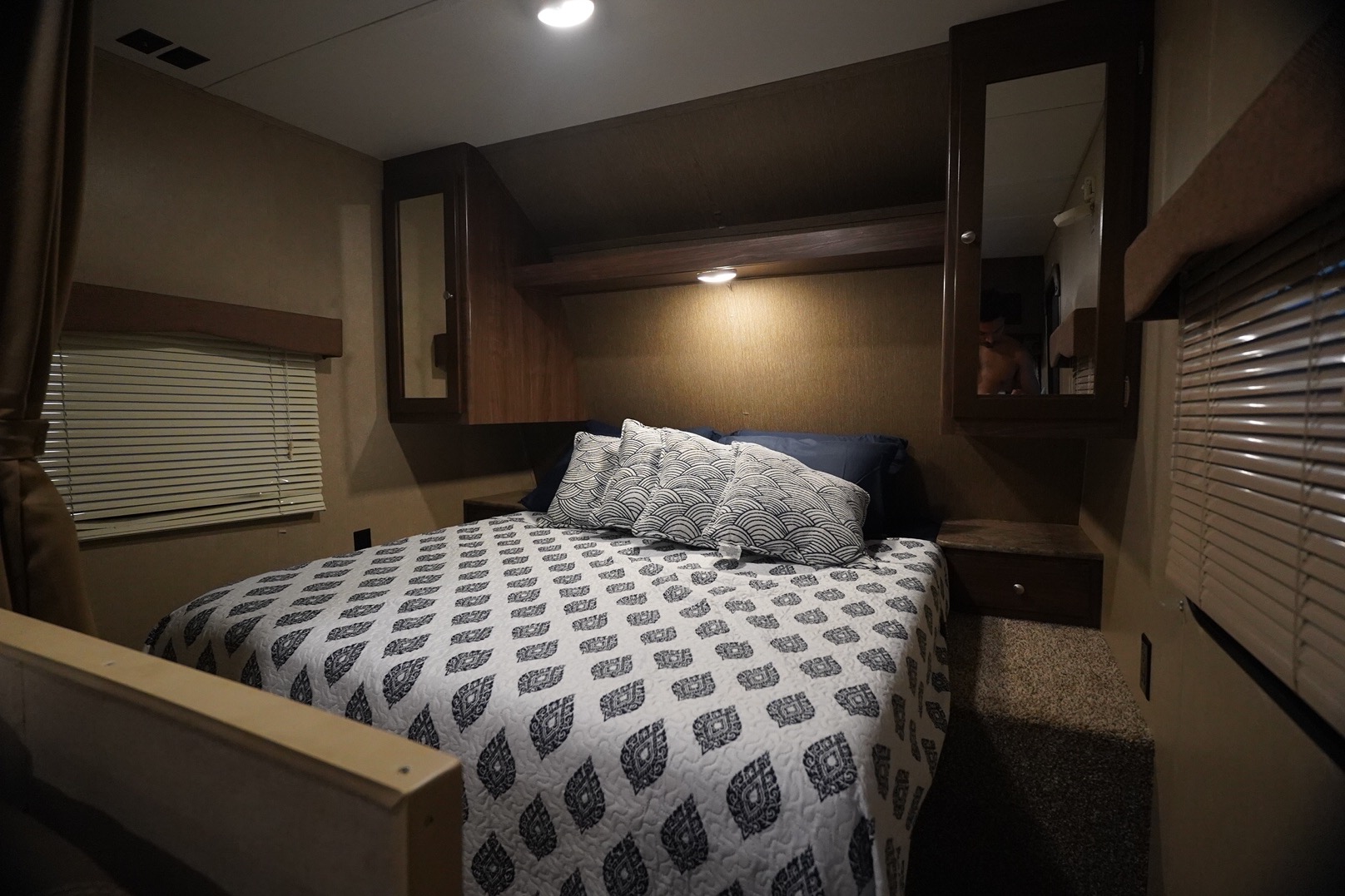 Jose's Coleman Lantern 274BHS Travel Trailer
