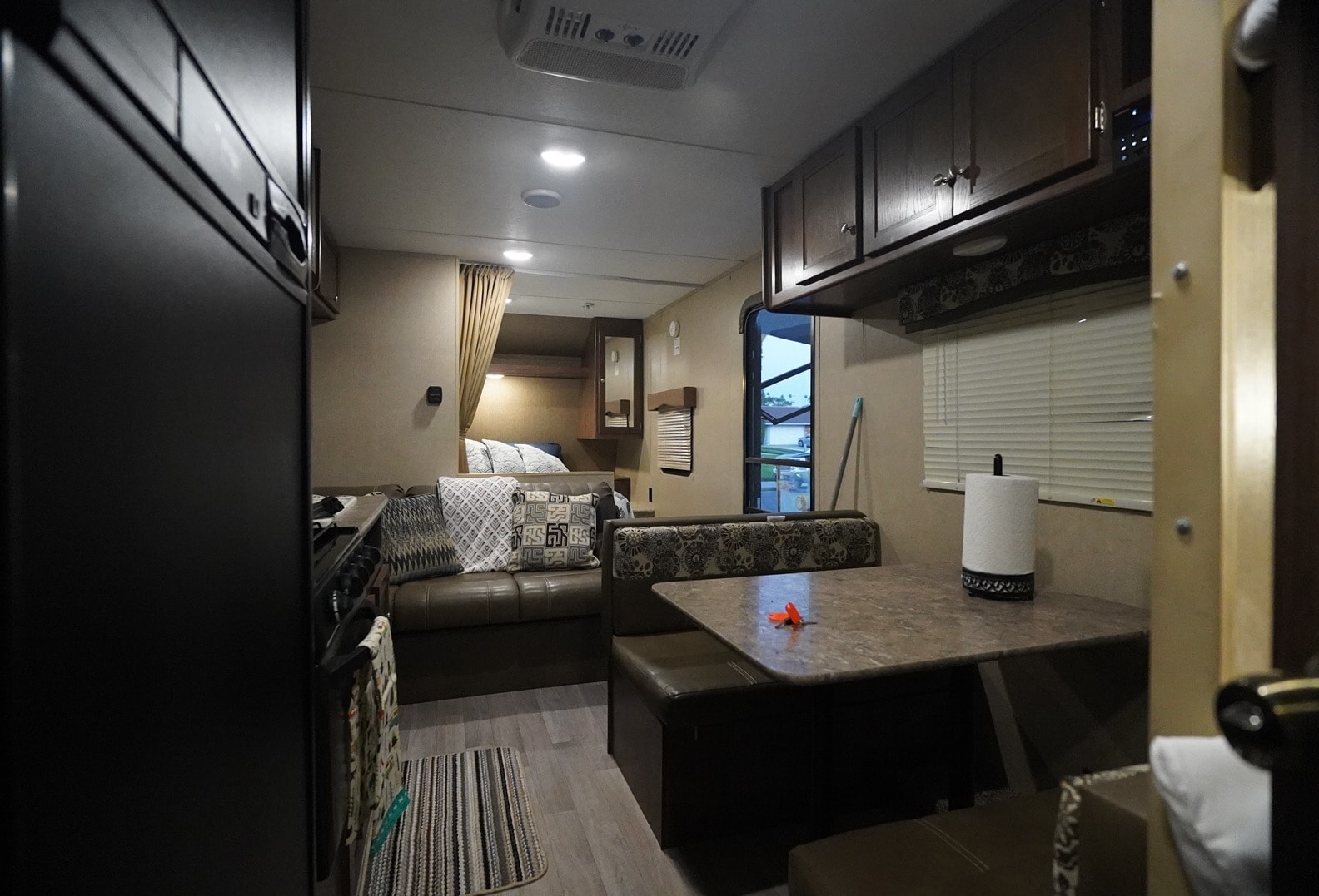 Jose's Coleman Lantern 274BHS Travel Trailer