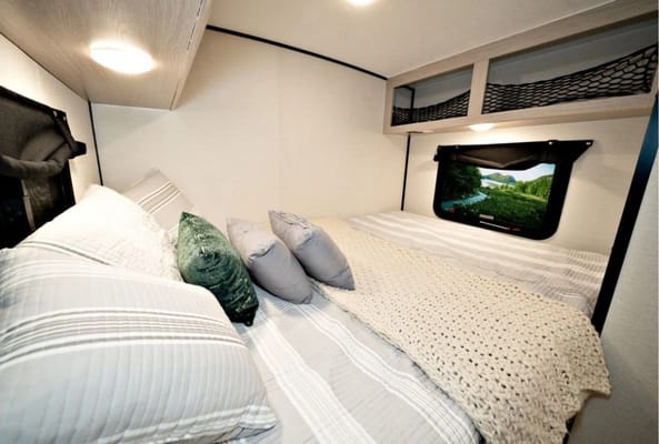 Coachmen Trailer 160022