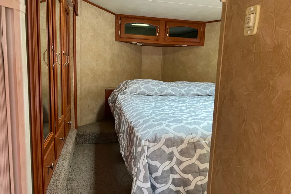 Shirley's Forest River V-Cross Fifth Wheel