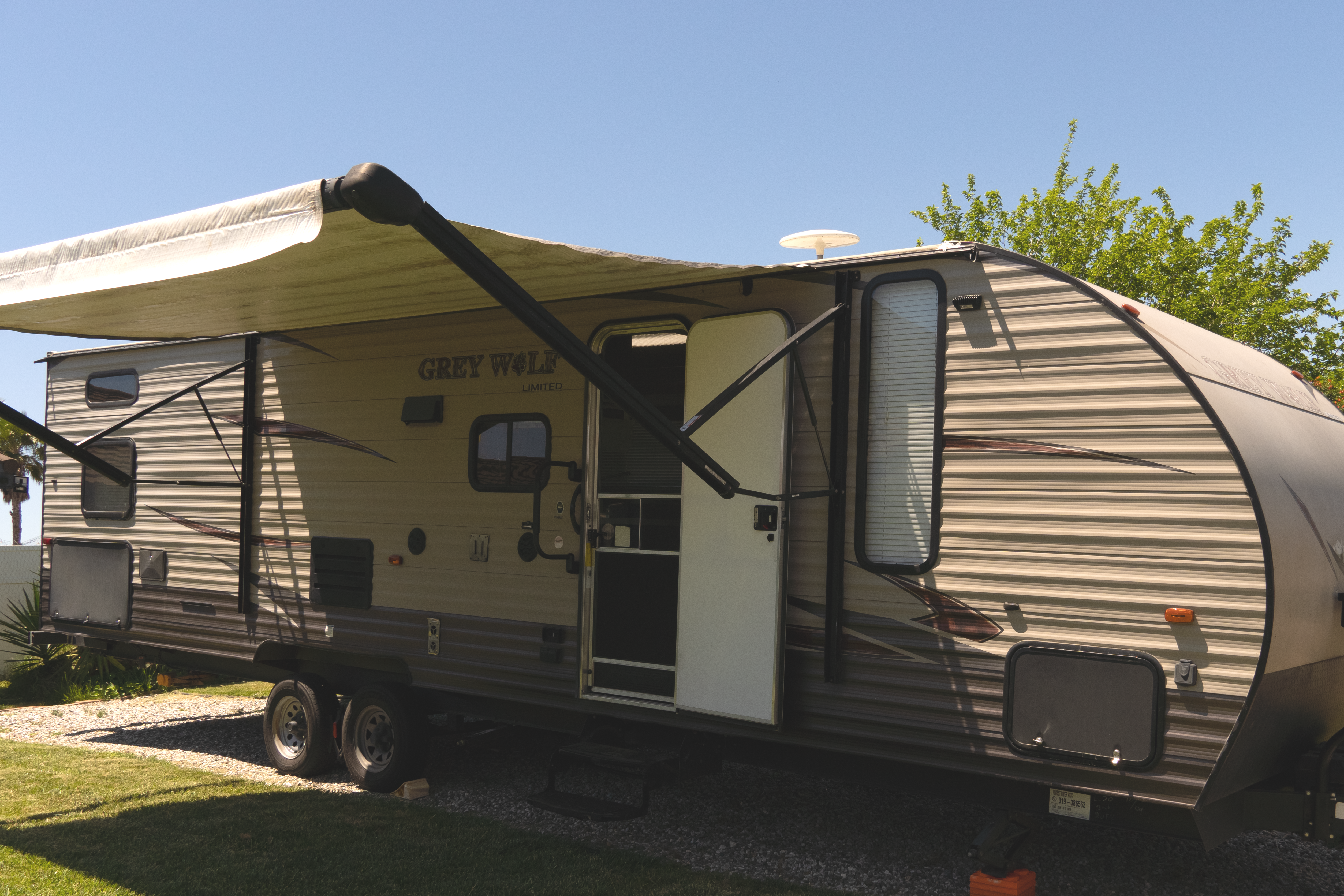 Glamp Lifes 29 Foot Travel Trailer