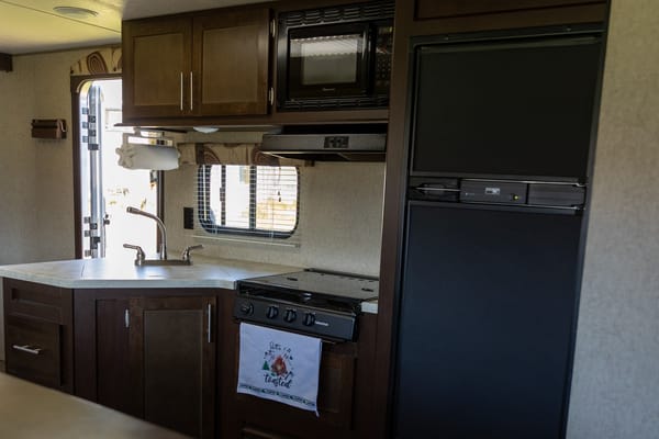 Glamp Lifes 29 Foot Travel Trailer