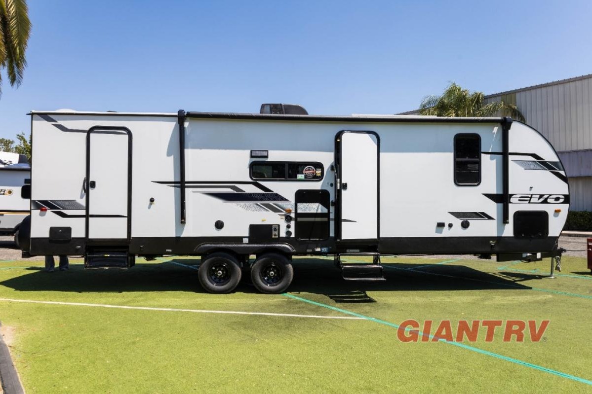 Mike's Evo CSJT2650G Travel Trailer