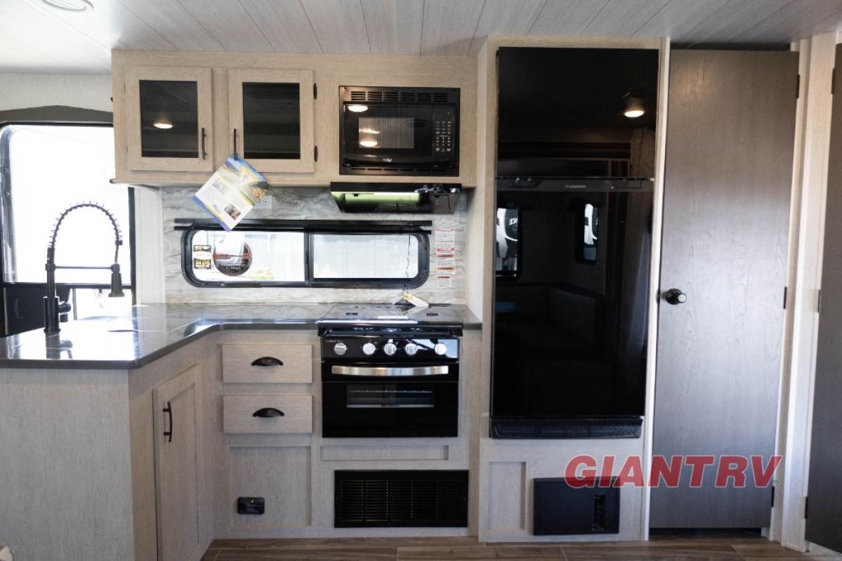 Mike's Evo CSJT2650G Travel Trailer