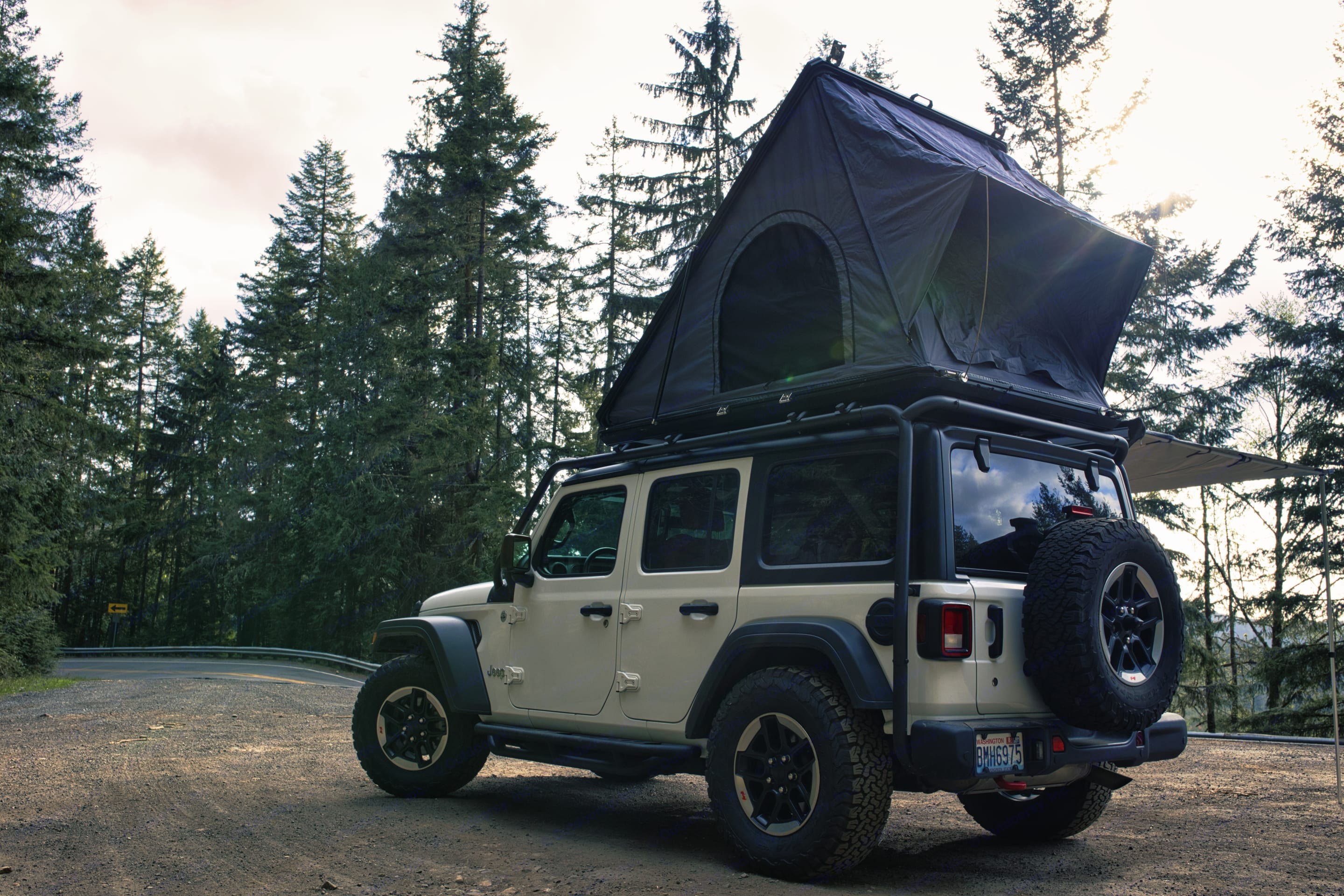4x4 Jeep Camper - W | All Inclusive | Adventure Ready! | Seattle Overland