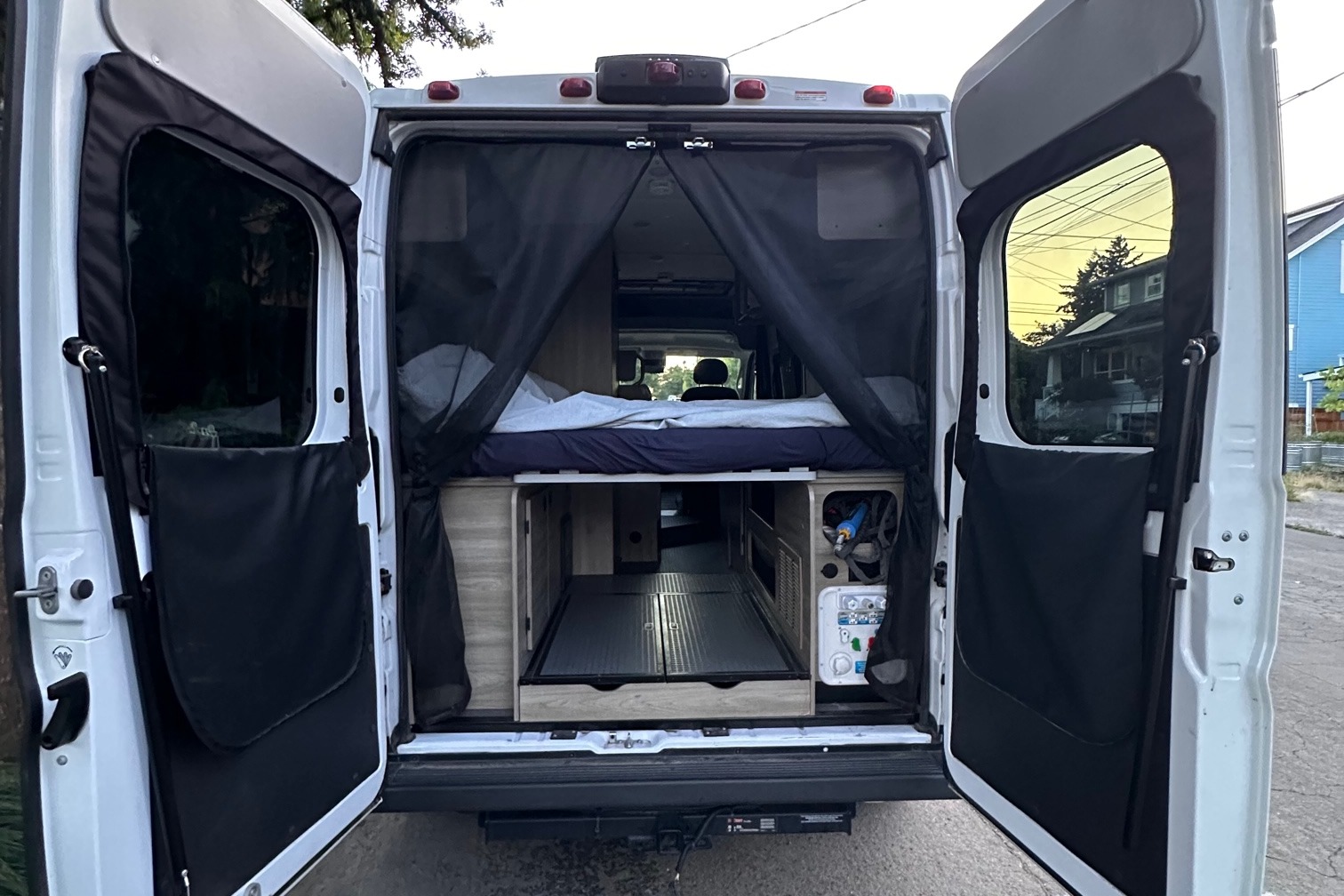 2022 Winnebago Solis 59P