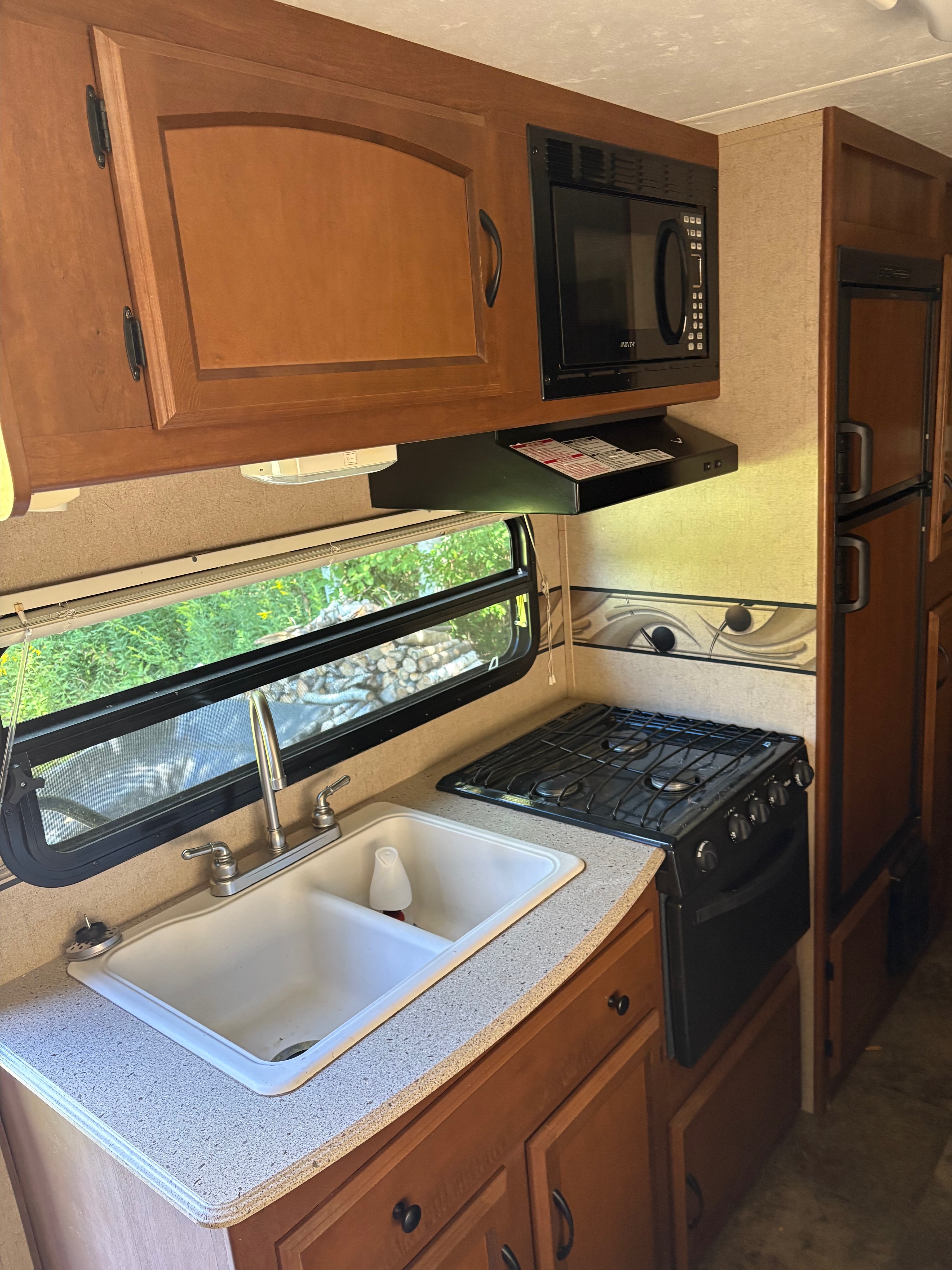 Jeff's Coachmen Freedom Express Hybrid