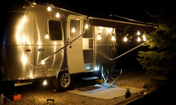 Classic, Cute, Cozy: 20' Airstream (full bed) For Your Coastal Adventure