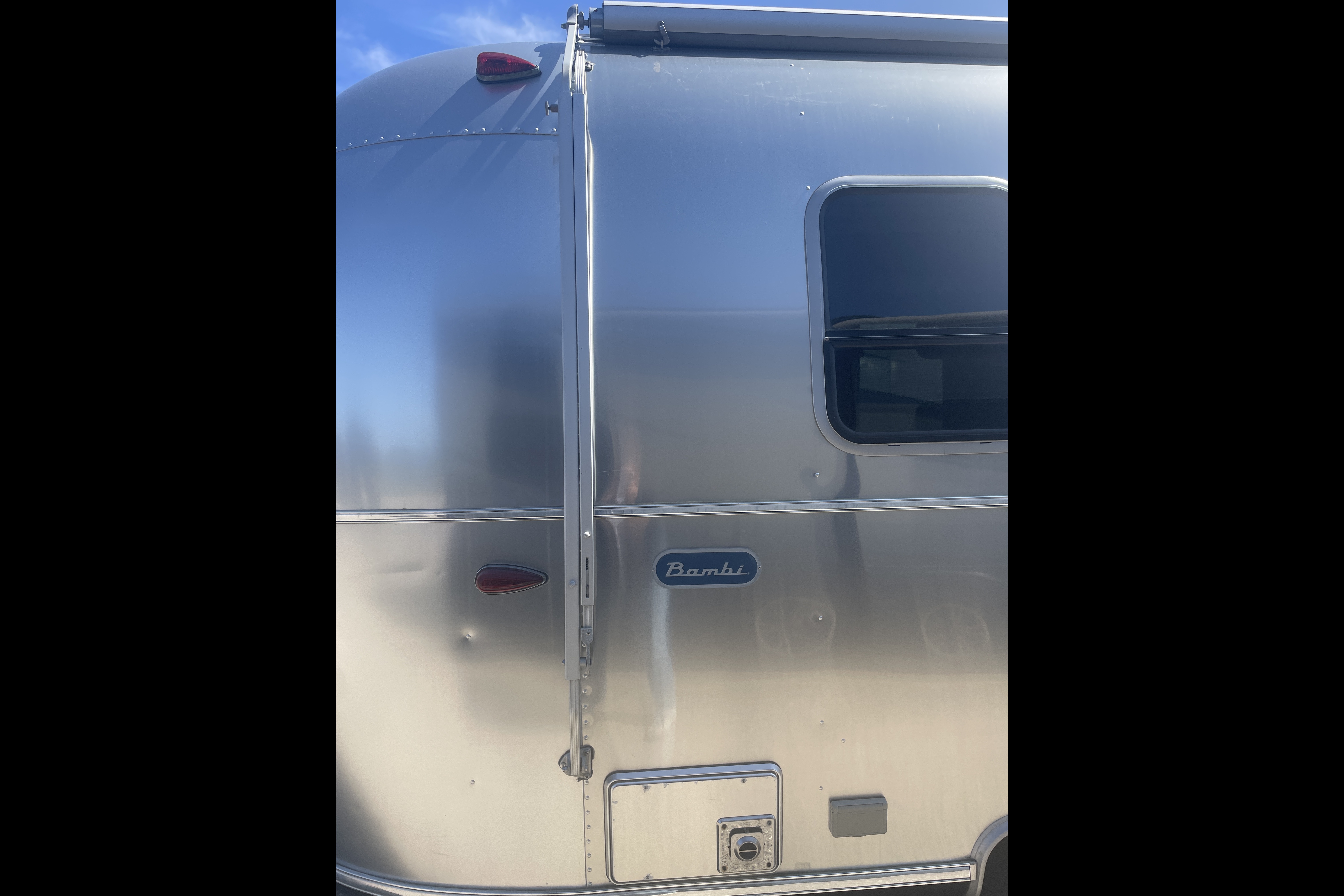 Classic, Cute, Cozy: 20' Airstream (full bed) For Your Coastal Adventure