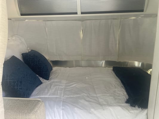 Classic, Cute, Cozy: 20' Airstream (full bed) For Your Coastal Adventure