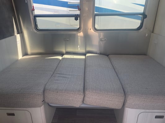 Classic, Cute, Cozy: 20' Airstream (full bed) For Your Coastal Adventure